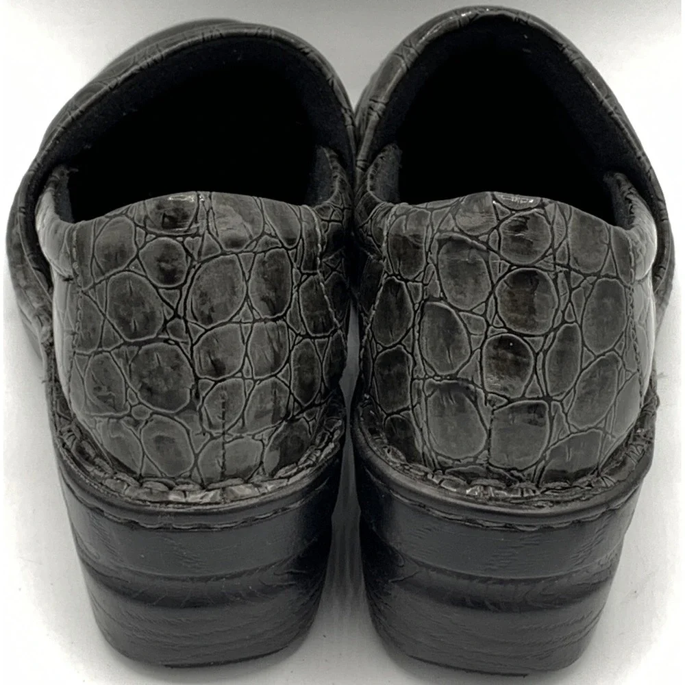 BOC Womens Sz 7.5 Peggy Clogs Gray Crocodile C45728 Slip On Wedge Heels‎